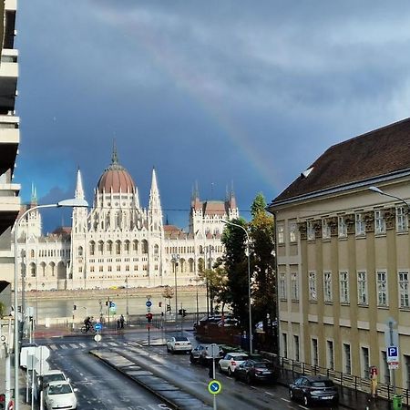 Parliament View Apartment Budapest Exterior foto