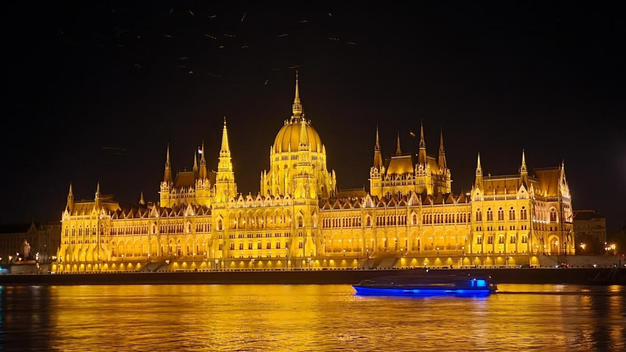 Parliament View Apartment Budapest Exterior foto