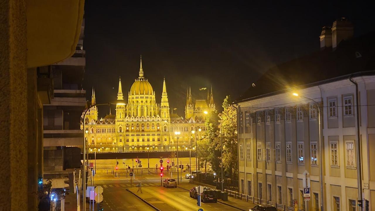 Parliament View Apartment Budapest Exterior foto