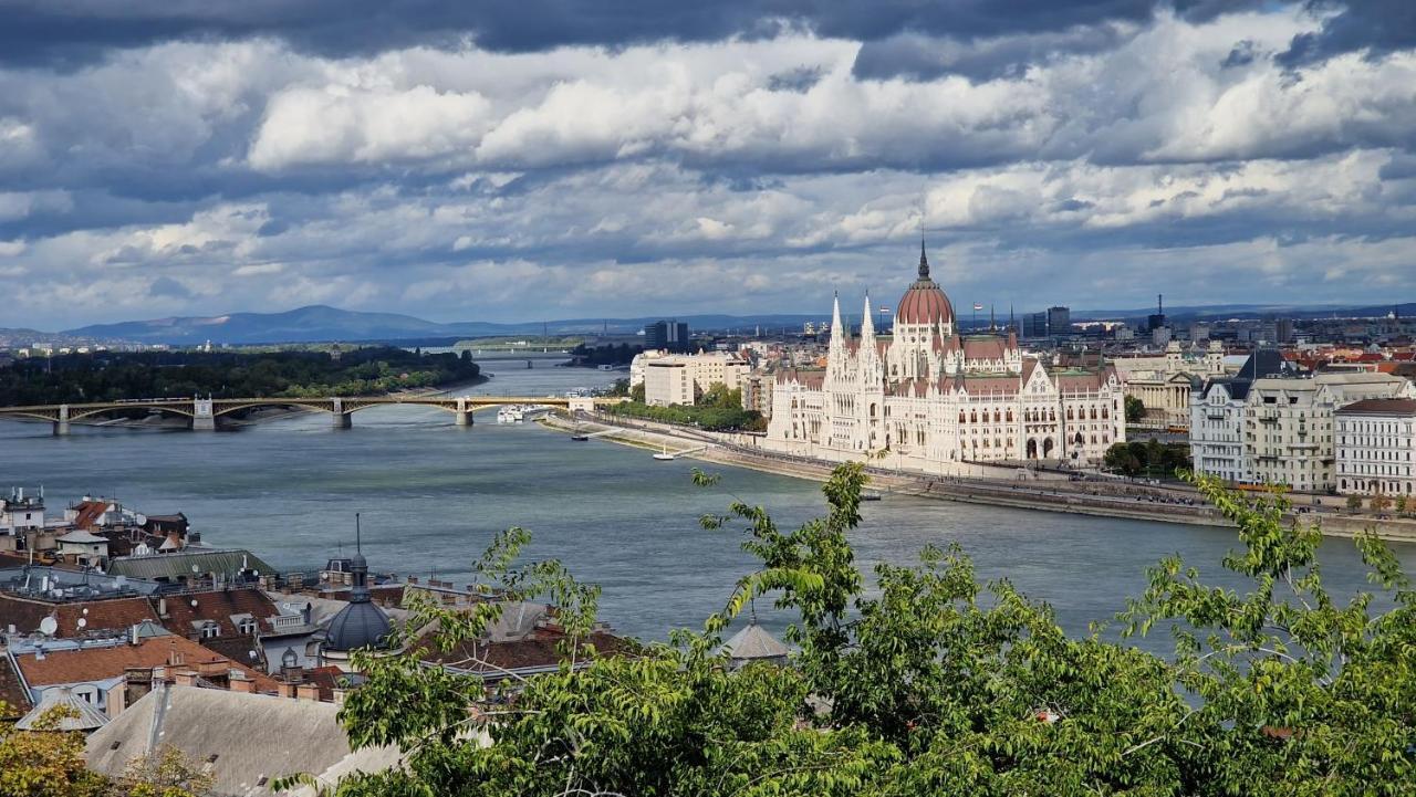 Parliament View Apartment Budapest Exterior foto